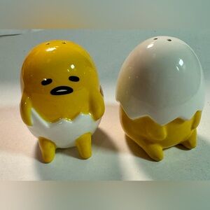 Sanrio Gudetama Yellow and White Egg Shakers